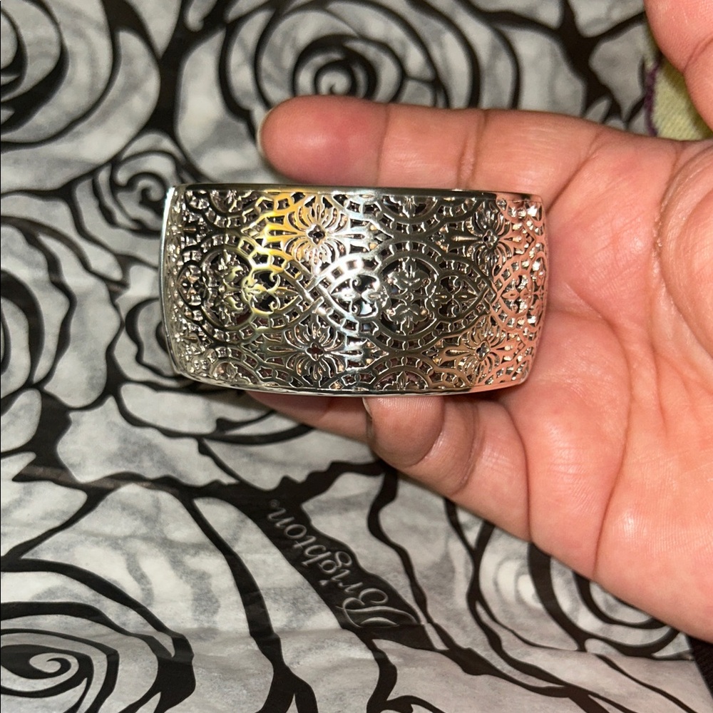 NWT Brighton Victorian Rose Hinged Bangle - Picture 8 of 13